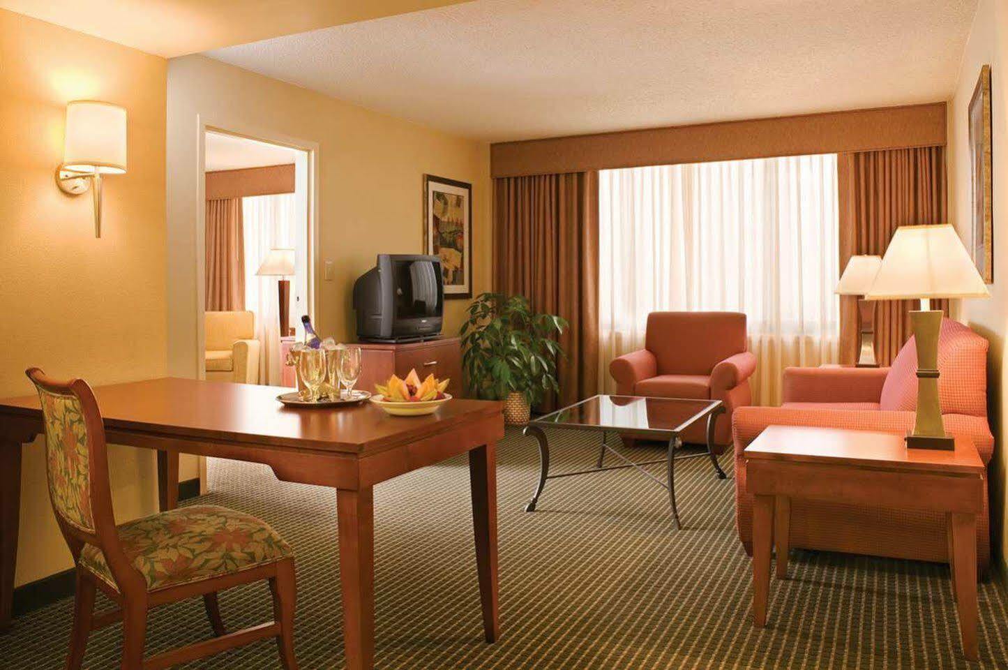 Embassy Suites Winston-Salem Exteriör bild